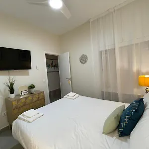 https://lovely-quiet-apartment-malaga-center.hotelsinnerja.org